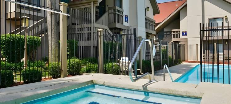 斯普林菲尔德南部梅恩斯泰套房酒店 - 战场路(MainStay Suites Springfield South - Battlefield Rd)图片