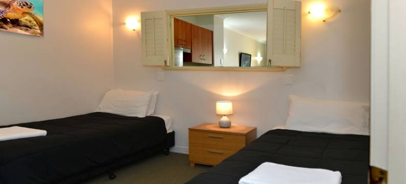 滨水露台公寓(Waterfront Terraces)图片