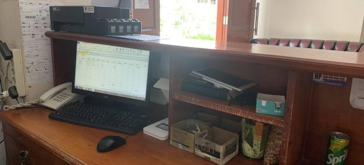 O酒店法乌齐亚伊斯兰旅馆，靠近塔克瓦清真寺马明纳赛(Hotel O Penginapan Fauziah Syariah Near Mesjid Taqwa Mamminasae)图片