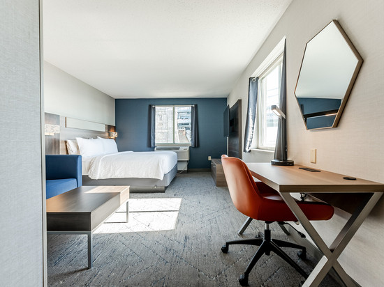 费城中心河滨区智选假日酒店