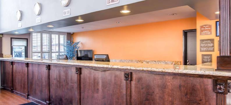 洛杉矶贝尔花园品质酒店及套房(Quality Inn & Suites Bell Gardens-Los Angeles)图片