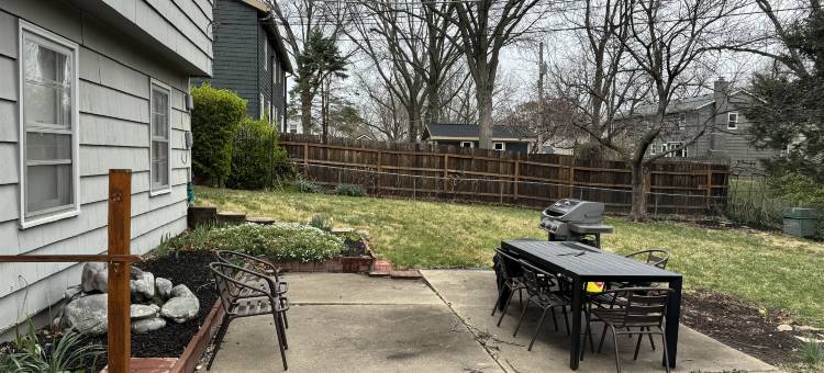 Fenced Backyard and Spacious Living Areas - Stylish Boho Escape图片