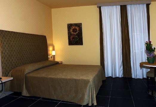 Tus'Hotel Hotel Overview