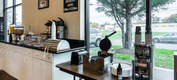 安德鲁斯联合基地伊克诺旅馆(Econo Lodge Andrews AFB)图片