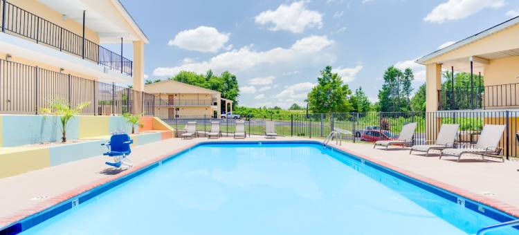 温阿拉巴马阿森斯德姆戴斯套房酒店(Days Inn & Suites by Wyndham Athens Alabama)图片
