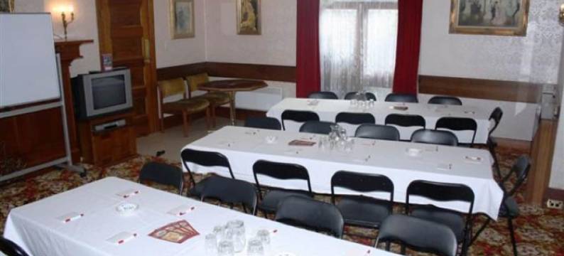 卡维尔上流汽车酒店(Motel Mayfair on Cavell)图片