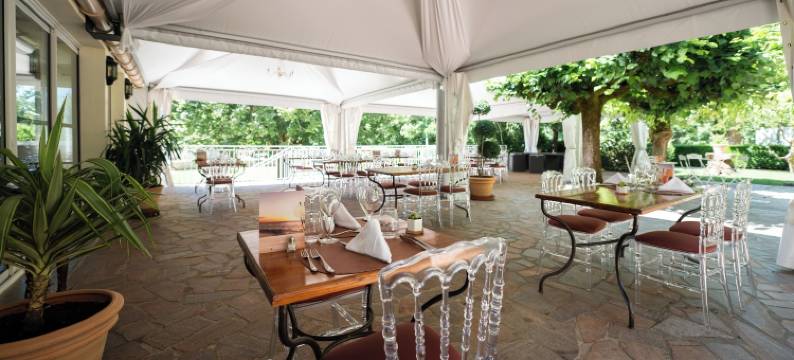 洛吉斯酒店多梅纳莱斯法莱斯(Logis Hôtels - Hôtel Restaurant Domaine les Falaises)图片