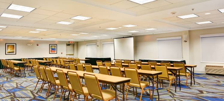 智选假日套房酒店密尔沃基的新柏林(Holiday Inn Express & Suites Milwaukee-New Berlin)图片