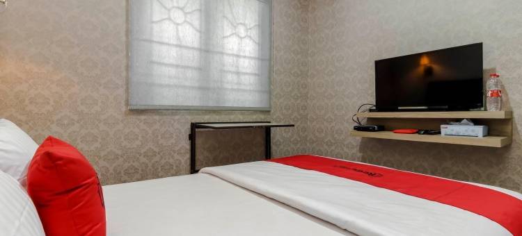 红多兹Plus酒店-近力宝西卡朗购物中心(RedDoorz Plus Near Lippo Cikarang Mall)图片