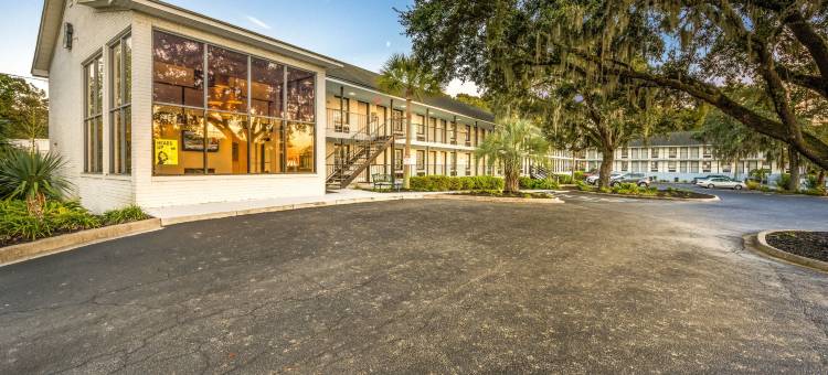查尔斯顿溪边旅馆(Charleston Creekside Inn)图片