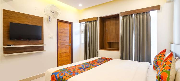 FabHotel Royal N Comforts图片