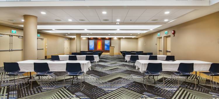 Holiday Inn Express & Suites 兰利智选假日酒店(Holiday Inn Express & Suites Langley)图片