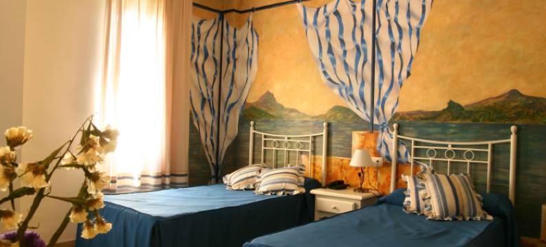 拉斯罗萨斯酒店(Hotel Las Rosas)图片