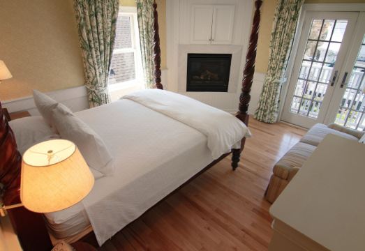 Anchor Inn Beach House Hotel Overview