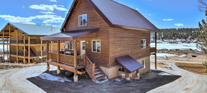 吹口哨的森林小屋：草地景观+燃气烧烤架!(Whistling Woods Cabin Meadow Views and Gas Grill!)图片