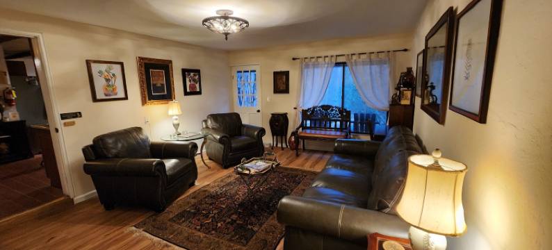 百合溪小屋(Lily Creek Lodge)图片