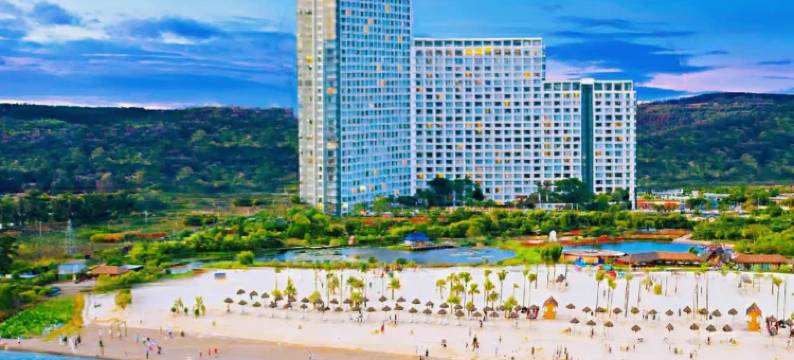 抚仙湖君临假日酒店图片