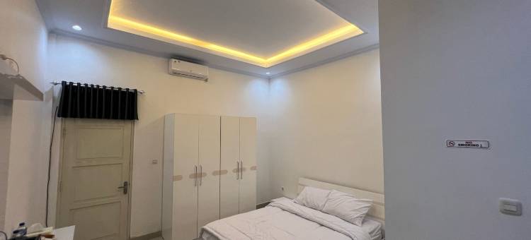 位于尖米士的12卧室公寓-4平方米|带12个独立浴室(Backyard Guest House)图片