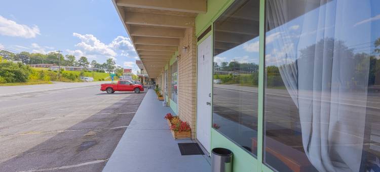 林肯公路桑莱斯旅馆-由OYO管理(Sonrise Inn Lincoln Hwy by OYO)图片