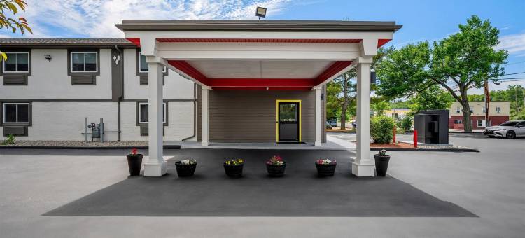 刘易斯顿奥本区速8酒店(Super 8 by Wyndham Lewiston Auburn Area)图片