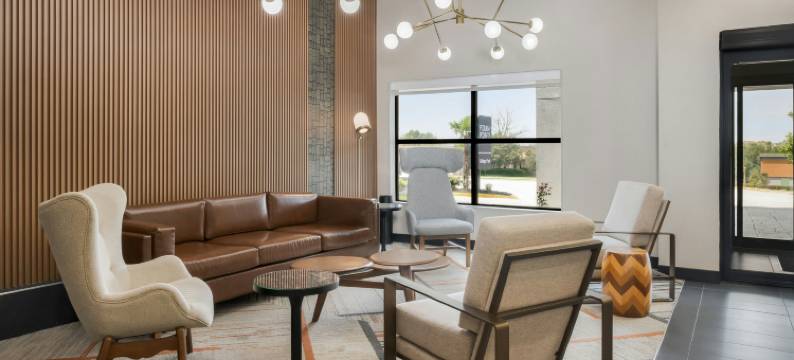 亚特兰大机场天际点酒店及套房(Four Points by Sheraton College Park Atlanta Airport)图片