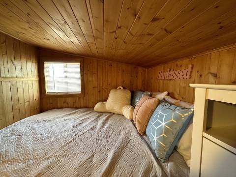 Private Cabin w/Loft on White Mountain Lake, Lake Access & Close to Greer Skiing