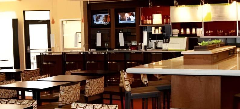 斯泰茨维尔莫尔斯威尔/诺曼湖万怡酒店(Courtyard Statesville Mooresville/Lake Norman)图片