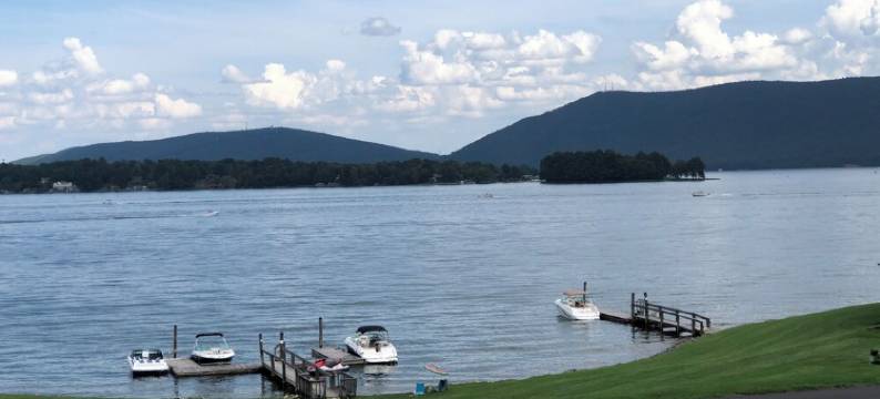 Romantic SML Penthouse, Bernard’s Landing. Smith Mountain Lake 3 Pools图片