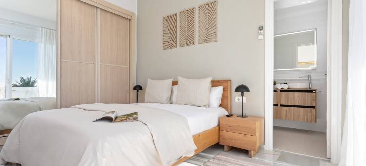 Exclusive 2BD apartment with private terrace in Marbella. Royal Gardens图片