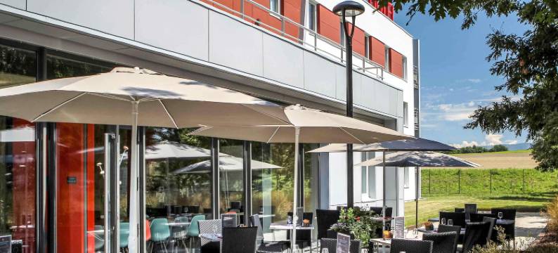 圣热尼普伊日内瓦宜必思酒店(法国边境内)(Ibis Saint-Genis-Pouilly Genève)图片