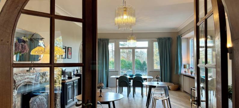 靠近开满鲜花的池塘(Aux étangs fleuris)图片