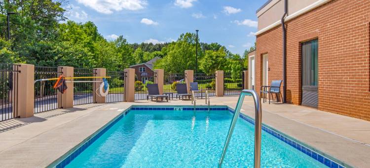 格林斯伯勒 - 高点舒适套房酒店(Comfort Suites Greensboro-High Point)图片