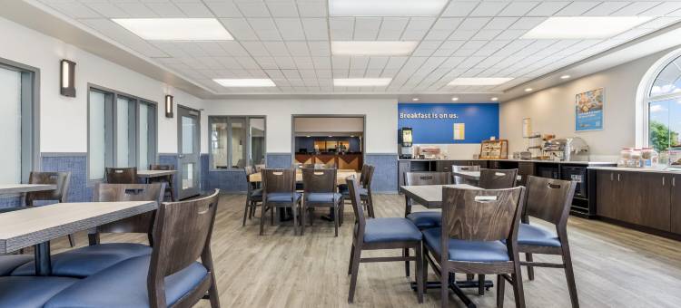 桑德贝戴斯套房酒店(Days Inn & Suites by Wyndham Thunder Bay)图片