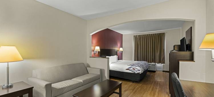 奥尔巴尼红顶套房酒店(Red Roof Inn & Suites Albany, GA)图片