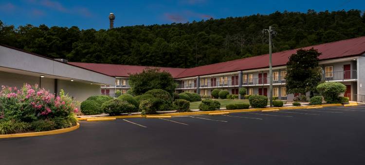 温泉城红屋顶客栈(Red Roof Inn Hot Springs)图片