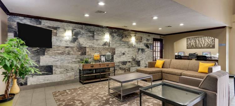 威奇托福尔斯大学贝斯特韦斯特优质套房酒店(Best Western Plus University Inn  Suites)图片