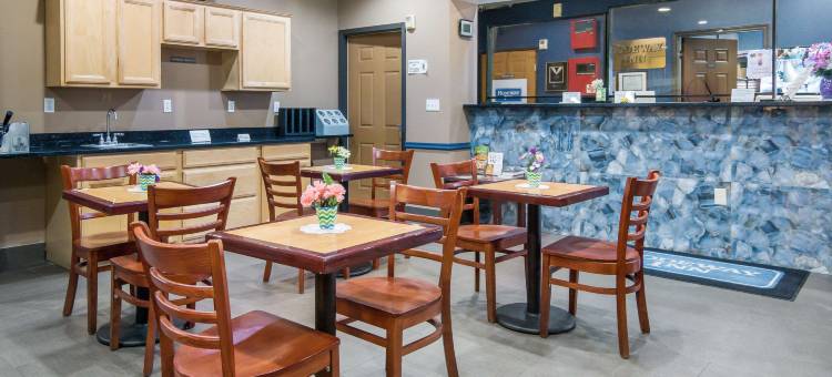 卡罗尔顿I-35东罗德威酒店(Rodeway Inn Carrollton I-35E)图片