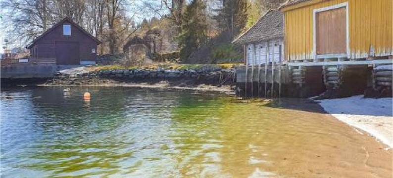 Three-Bedroom Holiday Home in Vikanes图片