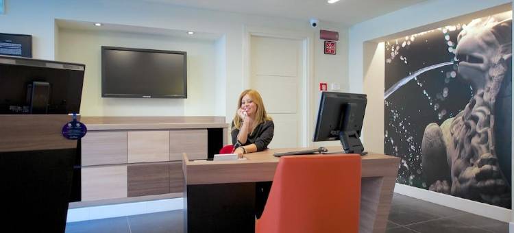 安吉奥诺那不勒斯中心美居酒店(Mercure Napoli Centro Angioino)图片