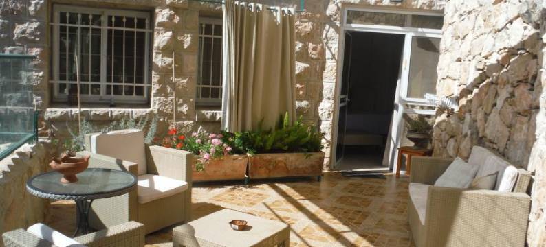 The Olive Press图片