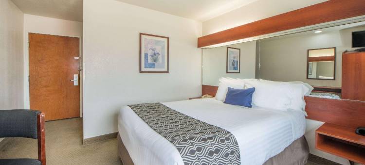 迈阿密麦客达套房酒店(Microtel Inn & Suites by Wyndham Miami)图片