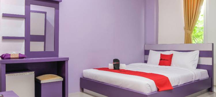 红门Plus酒店-近斯塔逊贝卡斯(RedDoorz Plus Near Stasiun Bekasi)图片