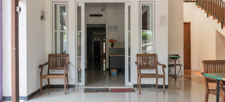 红多兹酒店-近茂物布布拉克码头(RedDoorz Near Terminal Bubulak Bogor)图片