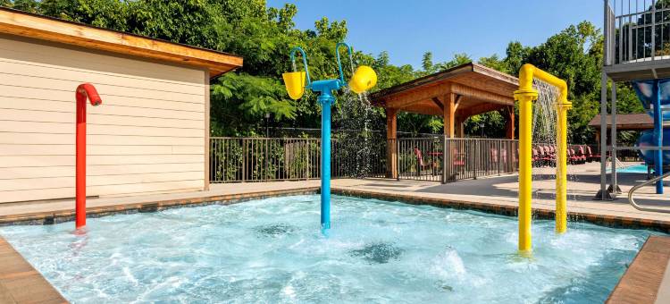 鸽子谷豪生酒店(Howard Johnson by Wyndham Pigeon Forge)图片