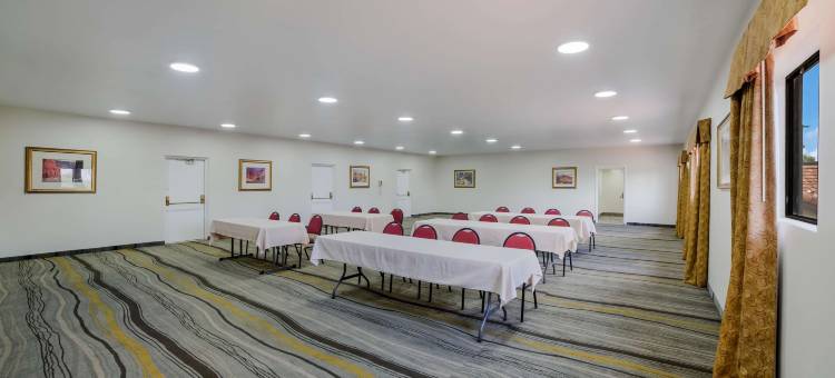 古德伊尔-菲尼克斯西凯艺套房酒店(Quality Inn & Suites Goodyear - Phoenix West)图片