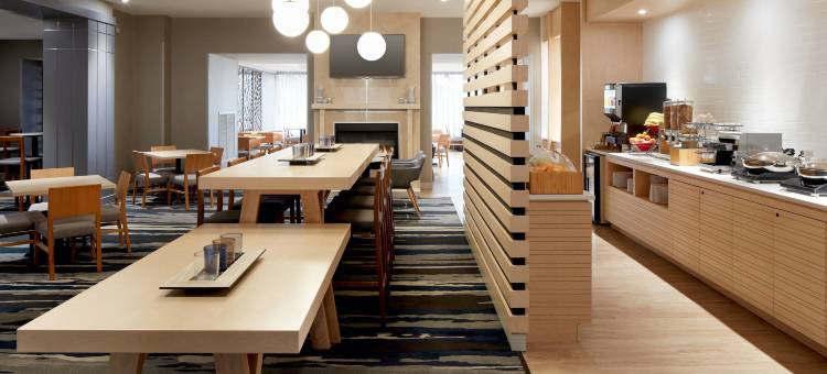 蒙特利尔机场万枫酒店及套房(Fairfield Inn & Suites Montreal Airport)图片