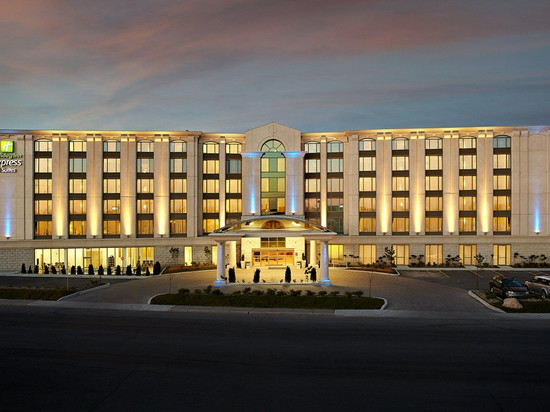 Holiday Inn & Suites 蒙特利尔机场