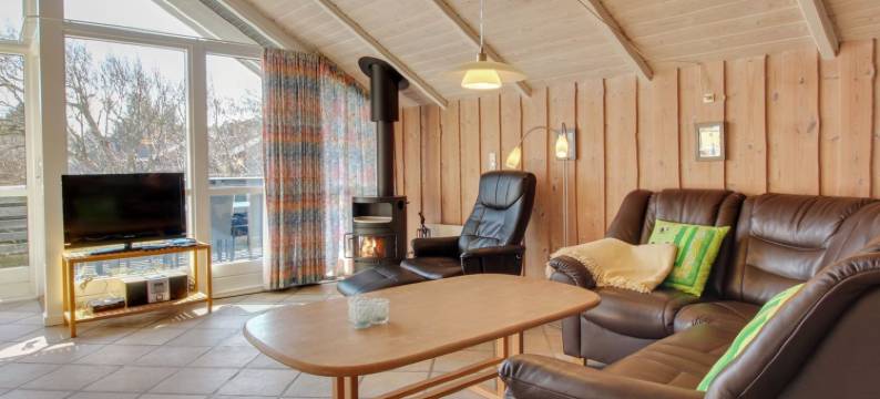 "Uma" - 400m from the Sea图片