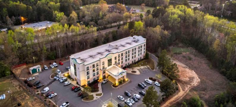 洲际智选假日套房酒店罗利西-联想中心(Holiday Inn Express & Suites RALEIGH WEST - LENOVO CENTER by IHG)图片
