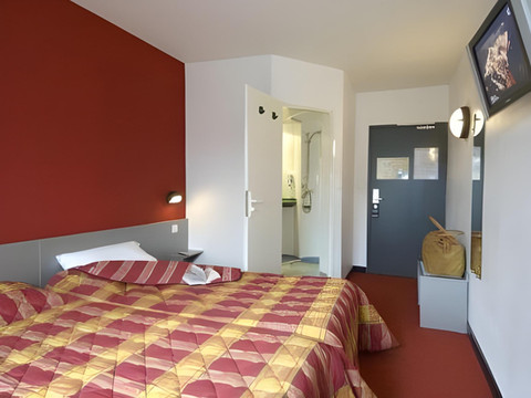 舒适马尔韦若尔英式酒店